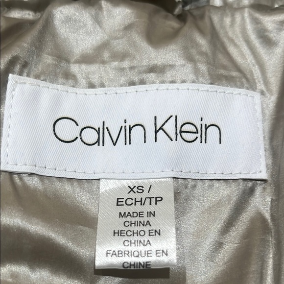 Calvin Klein Metallic Silver PUFFER VEST, WOMEN SIZE XS - Picture 3 of 8